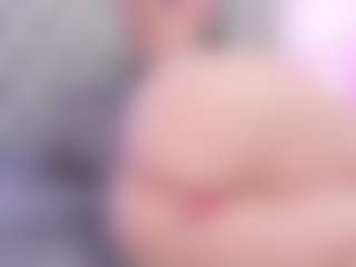 Live cam show with Anette-Cooper - Latina MILF on CamwithHer | colombia
