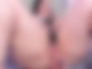 Live cam show with Anette-Cooper - Glasses on Soda Cam