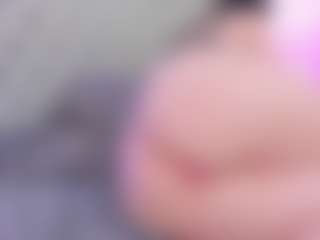 Live cam show with Anette-Cooper - Glasses on madthumbs