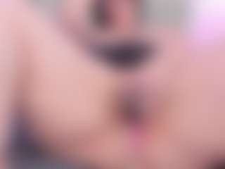 Live cam show with Anette-Cooper - Brown Eyes on Camversity