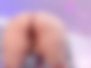 Live cam show with Anette-Cooper - Brown Eyes MILF on SxyPornLive