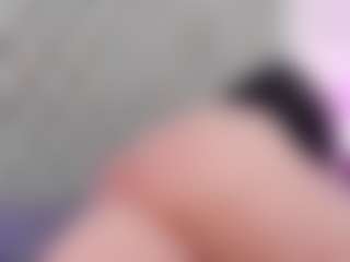 Live cam show with Anette-Cooper - Glasses on fuklive.com
