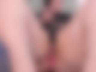 Live cam show with Anette-Cooper - Squirt MILF on StripNow