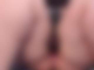 Anette-Cooper MILF webcam performer live streaming