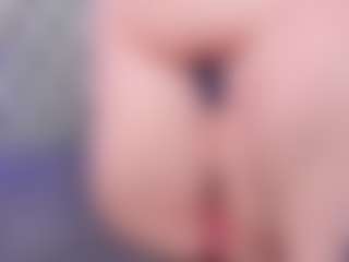 Live cam show with Anette-Cooper - Public on SinfulBabes