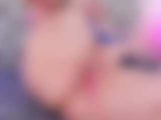 Live cam show with Anette-Cooper - Pornstar Public on Fling VIP Chat