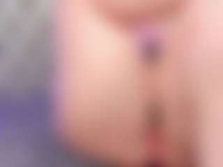Live cam show with Anette-Cooper - Virgin on Milfs Live