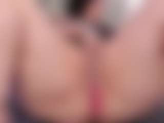 Live cam show with Anette-Cooper - Public MILF on Pornisteam.com