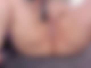 Live cam show with Anette-Cooper - Public MILF on Camsoda