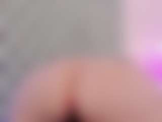 Live cam show with Anette-Cooper - Dildo on CamClone