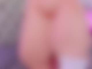 Live cam show with Anette-Cooper - Middle Aged on Camsoda