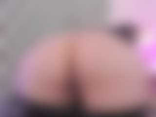 Live cam show with Anette-Cooper - Bedroom on Dare Cams