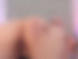 Anette-Cooper MILF webcam performer live streaming