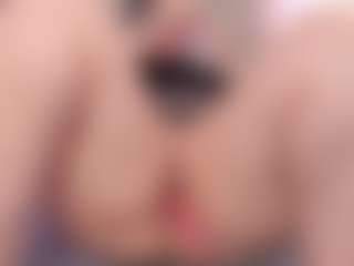Anette-Cooper MILF webcam performer live streaming