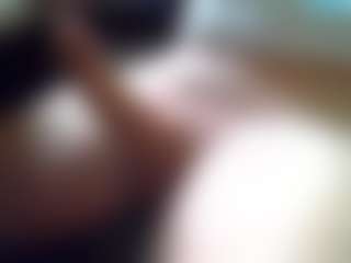 bone2azz's Live Sex Cam Show