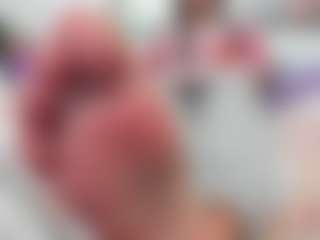 Live cam show with Hanna-moore1 - Young Adult on Stripli.com