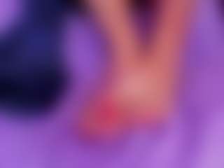Live cam show with Hanna-moore1 - Oil on luckytryst.com