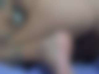 Live cam show with Hanna-moore1 - Skinny on Livezox