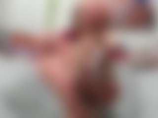 Live cam show with Hanna-moore1 - Thin on Instabang