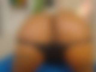 Live cam show with ALESHKA... - Spank on Camsoda