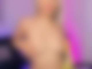 Show di cam dal vivo con Emilly Smith - Bikini su Camsoda
