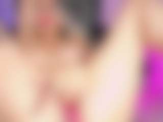 Live cam show with Emilly Smith - Bikini on Milfs Live