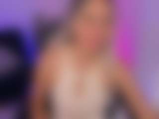 Live cam show with Emilly Smith - Bedroom on Hubzter Live