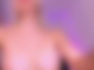 Live cam show with Emilly Smith - Dildo Or Vibrator on Camsoda