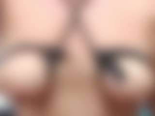 Live cam show with tamara-yorrkk - Small Ass on Fling VIP Chat