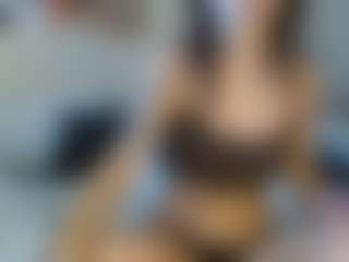 kianakumani's Live Sex Cam Show