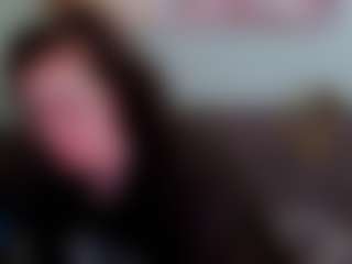 Live cam show with everlyrays - Middle Aged on Mixed Magazine Live