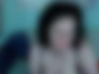 everlyrays MILF webcam performer live streaming