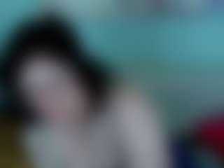 Live cam show with everlyrays - Glasses on AdultVida.com