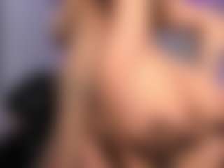 Live cam show with Kathe - Shaved Pussy on Cam Slut