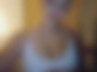 Live cam show with Inocente_kitty - Flirt MILF on Camsoda