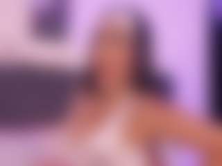 Live cam show with Sweet_Maggie - Lush Brown Hair on StripNow