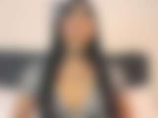Live cam show with Sweet_Maggie - Brown Hair Petite on Camsoda