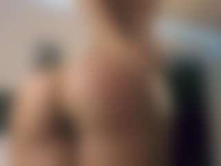 Live cam show with Sweet_Maggie - Fingers on boobsie.com