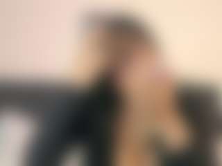 Live cam show with Sweet_Maggie - Pantyhose on PervPlay.com