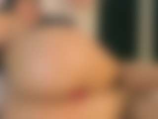 Live cam show with Sweet_Maggie - Oil on Hubzter Live
