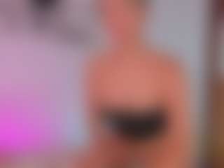 Aylinn Zambrano's Live Sex Cam Show