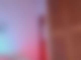 Live cam show with Aylinn Zambrano - Petite on Hubzter Live