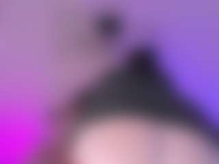 Aylinn Zambrano's Live Sex Cam Show