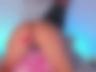 Aylinn Zambrano's Live Sex Cam Show