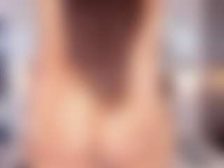 Live cam show with Ali Johansonn - Mature MILF on Camsoda