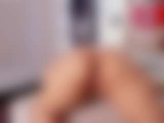 Live cam show with Ali Johansonn - Fetish MILF on CamSodaAdn