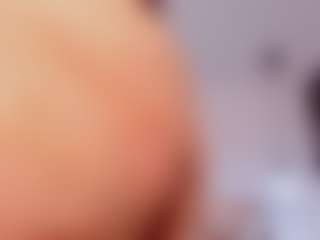 Live cam show with Ali Johansonn - Brown Eyes Big Tits on liverealitysex.com