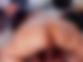 Live cam show with Ali Johansonn - Toys Middle Aged on Adult Interactions