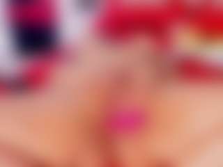 Ali Johansonn MILF webcam performer live streaming