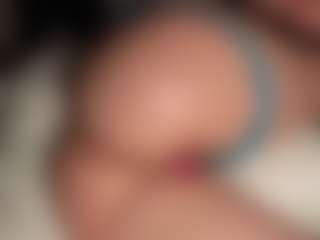 ilona4u's Live Sex Cam Show